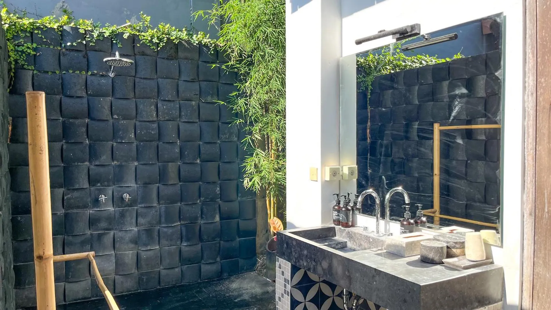 Villa Nak - Charming 4Br Family-Friendly Villa, Walking Distance To Seminyak Beach إندونيسيا